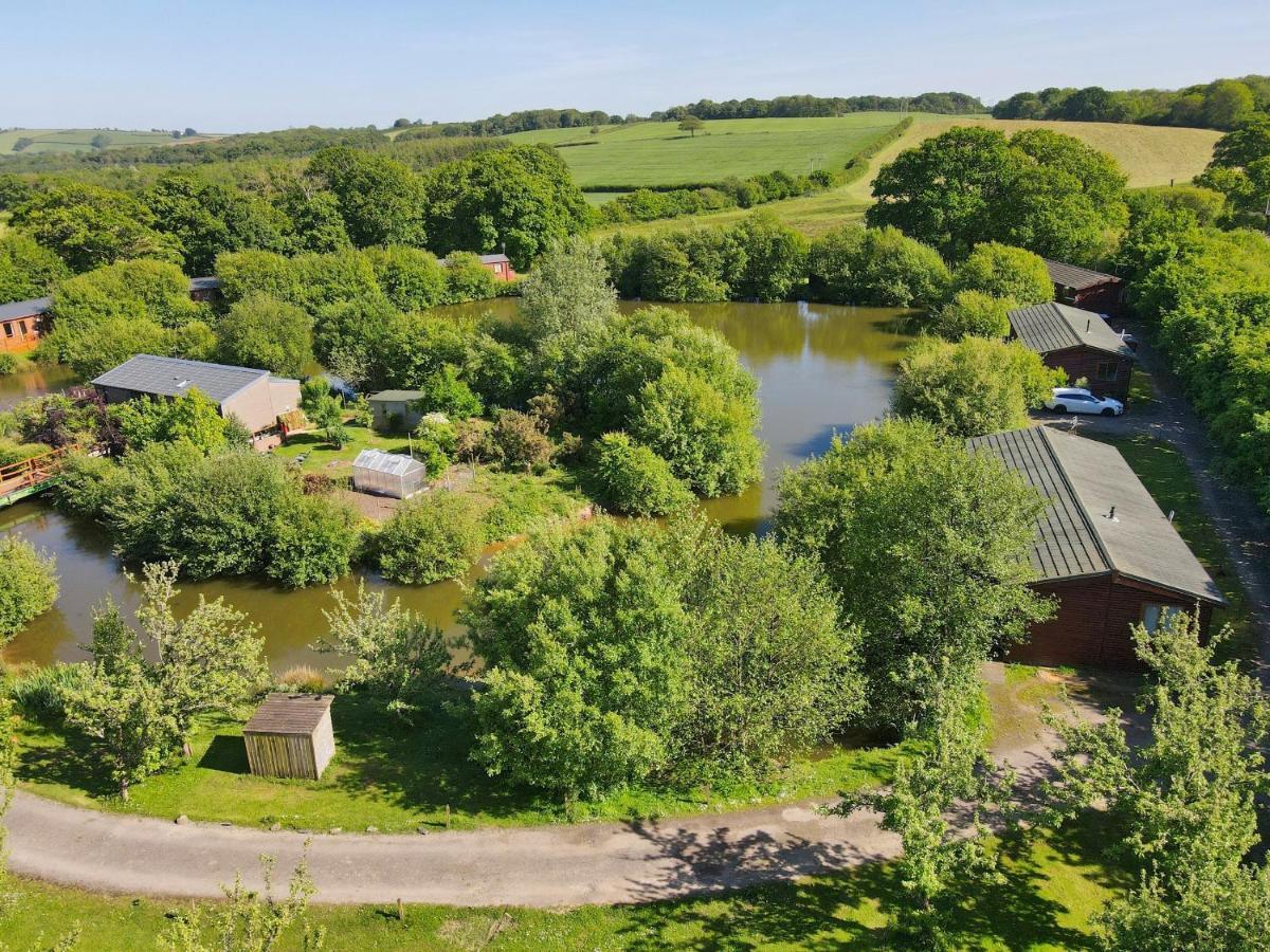 Braeburn Lodge Winkleigh 外观 照片